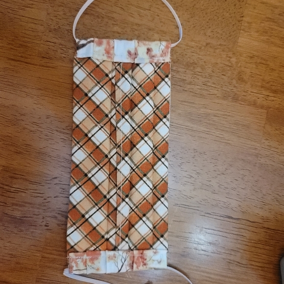 Fall Foliage Face Mask - Picture 4 of 4